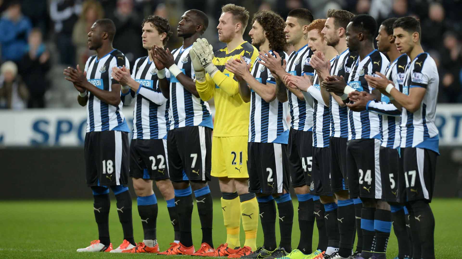 Newcastle United Lumat Lawan 4-0, Alexander Isak Cetak Dua Gol